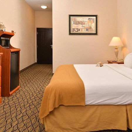 Quality Inn & Suites Джефферсон-Сити Экстерьер фото