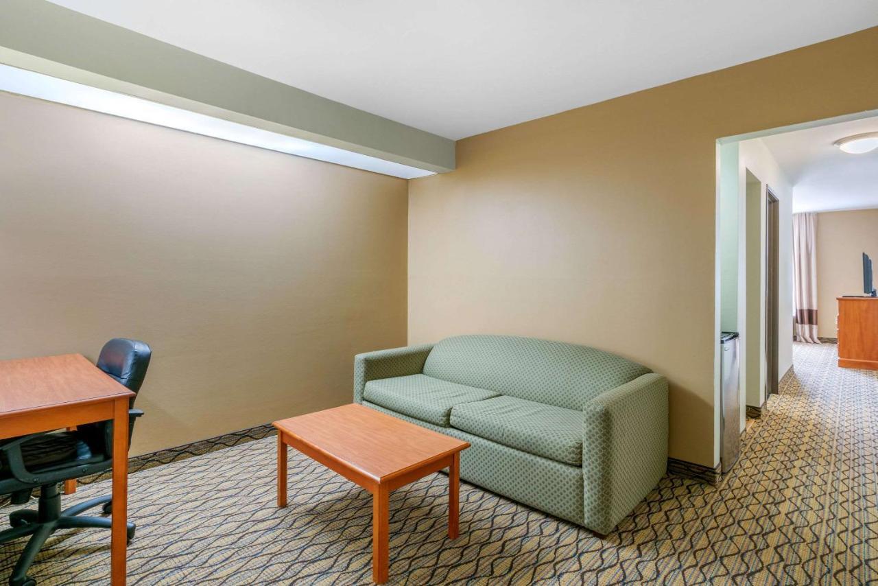 Quality Inn & Suites Джефферсон-Сити Экстерьер фото