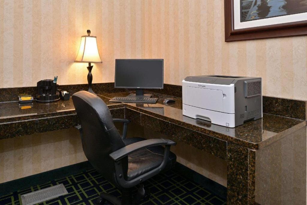 Quality Inn & Suites Джефферсон-Сити Экстерьер фото