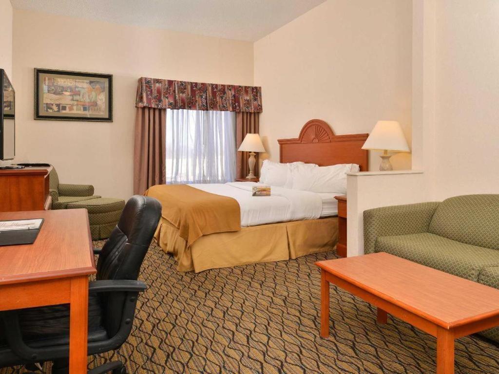 Quality Inn & Suites Джефферсон-Сити Экстерьер фото