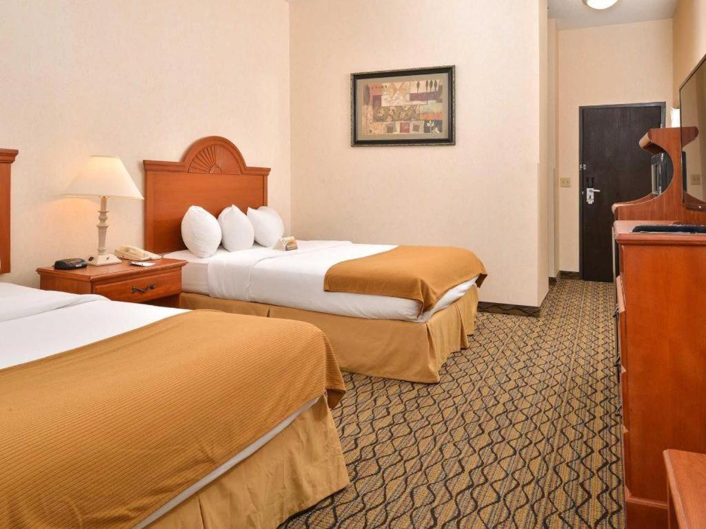 Quality Inn & Suites Джефферсон-Сити Экстерьер фото