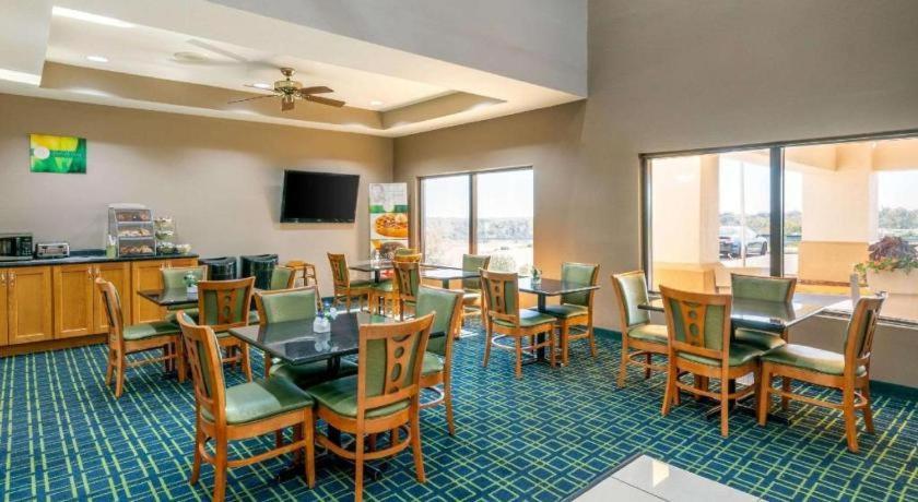 Quality Inn & Suites Джефферсон-Сити Экстерьер фото