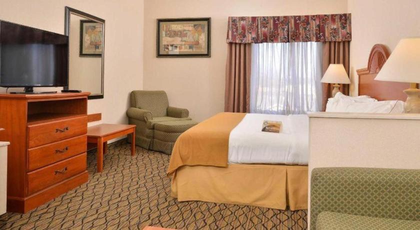 Quality Inn & Suites Джефферсон-Сити Экстерьер фото